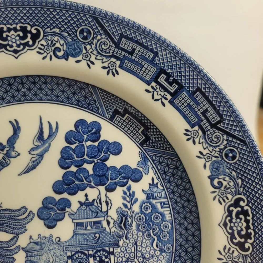ONE Churchill Willow Blue Dinner Plate (Blue Willow) Georgian Shape